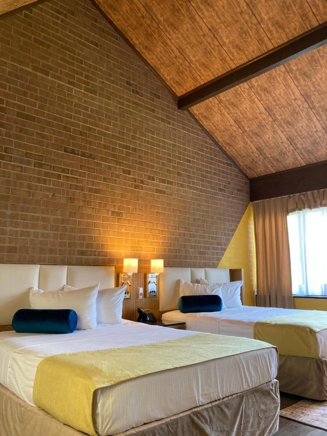 The Lodge Luxury Resort At Lake Harmony Bagian luar foto