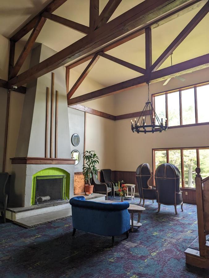 The Lodge Luxury Resort At Lake Harmony Bagian luar foto